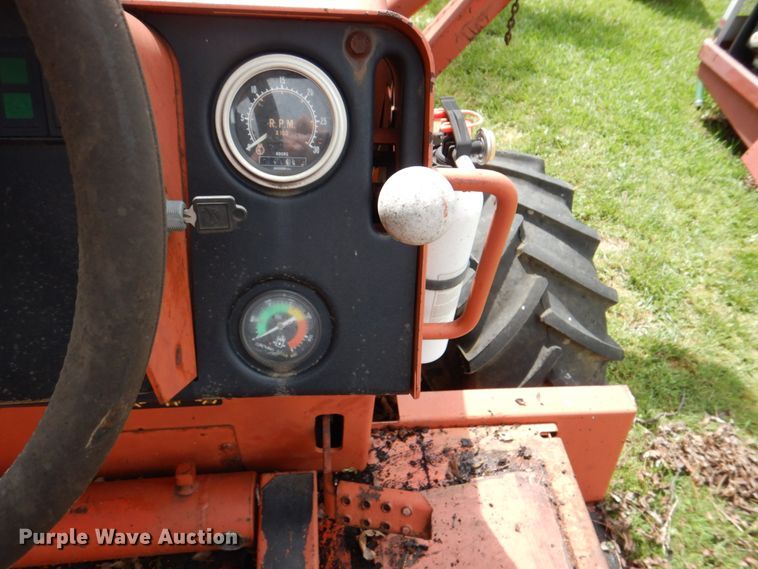 image for item DH5327 1992 Ditch Witch 7520 trencher