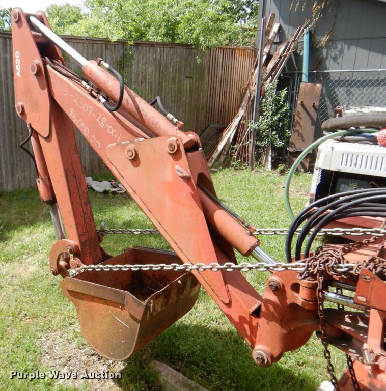 image for item DH5327 1992 Ditch Witch 7520 trencher