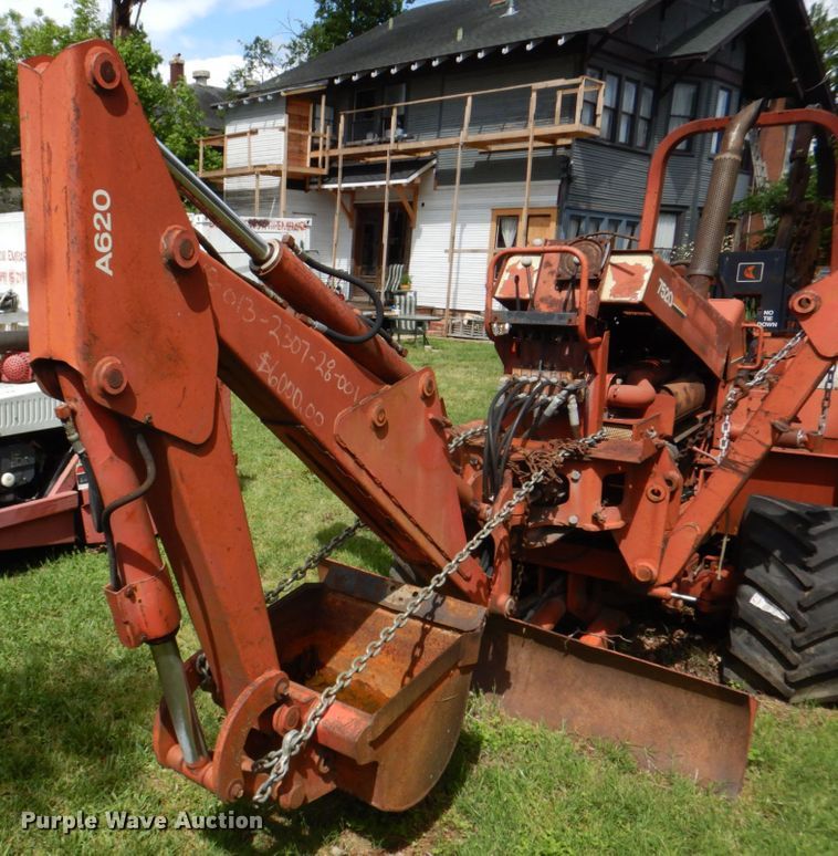 image for item DH5327 1992 Ditch Witch 7520 trencher