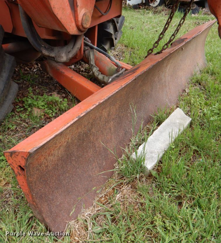 image for item DH5327 1992 Ditch Witch 7520 trencher