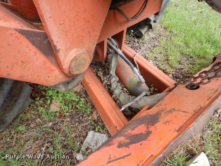 image for item DH5327 1992 Ditch Witch 7520 trencher