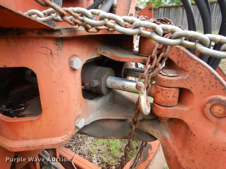 image for item DH5327 1992 Ditch Witch 7520 trencher