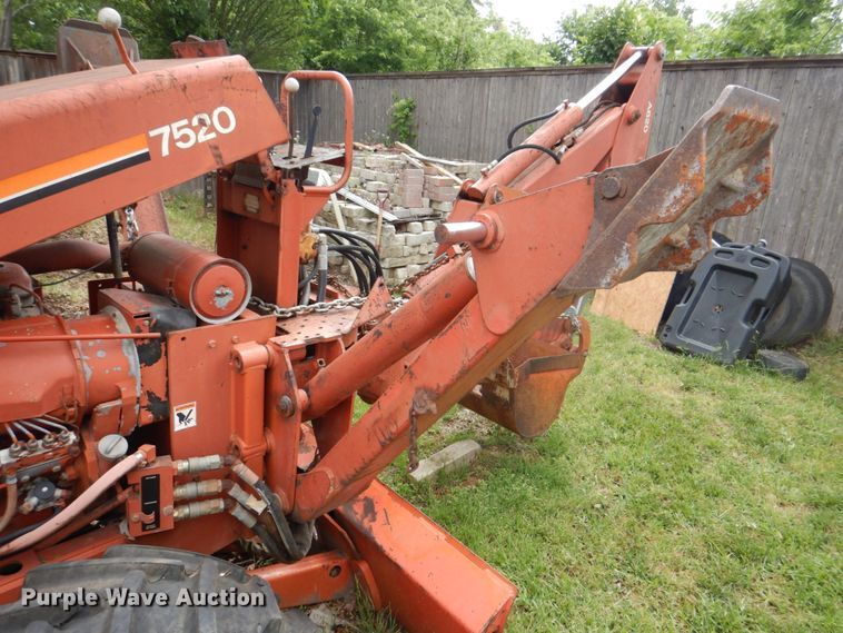 image for item DH5327 1992 Ditch Witch 7520 trencher