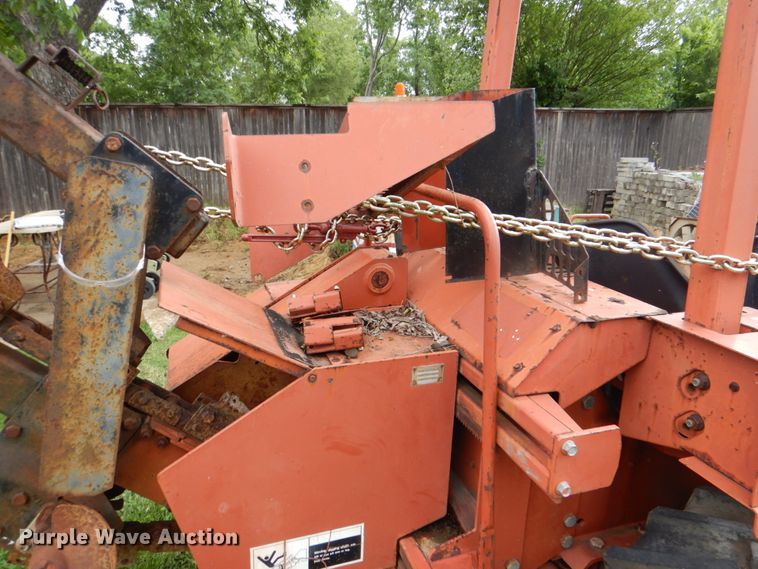 image for item DH5327 1992 Ditch Witch 7520 trencher
