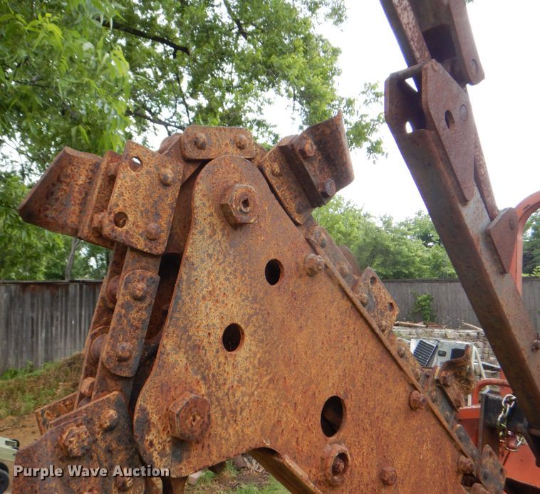 image for item DH5327 1992 Ditch Witch 7520 trencher