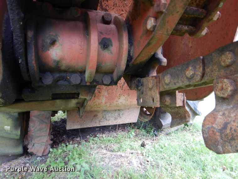 image for item DH5327 1992 Ditch Witch 7520 trencher