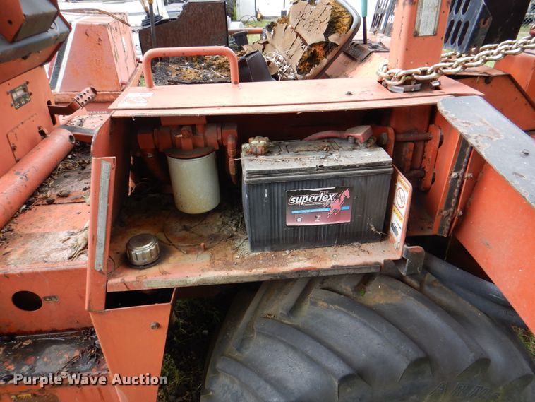 image for item DH5327 1992 Ditch Witch 7520 trencher