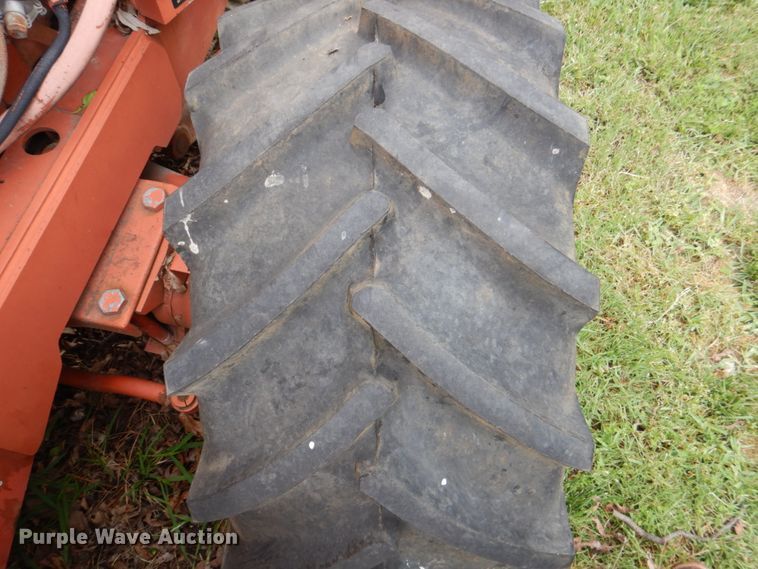 image for item DH5327 1992 Ditch Witch 7520 trencher