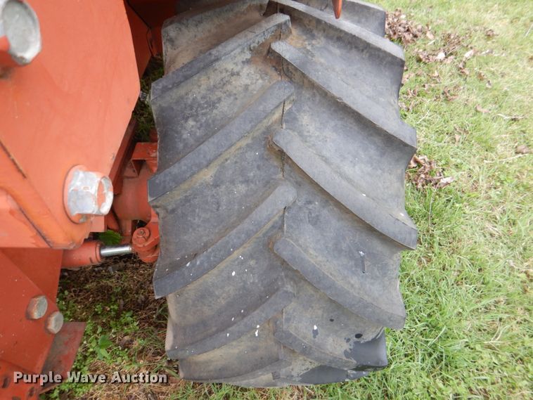 image for item DH5327 1992 Ditch Witch 7520 trencher