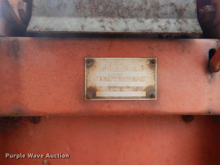 image for item DH5327 1992 Ditch Witch 7520 trencher