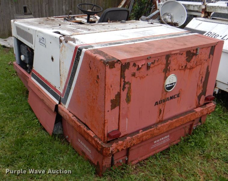 image for item DH5328 1983 Advance 560G sweeper