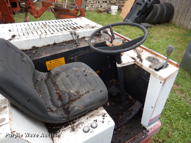 image for item DH5328 1983 Advance 560G sweeper