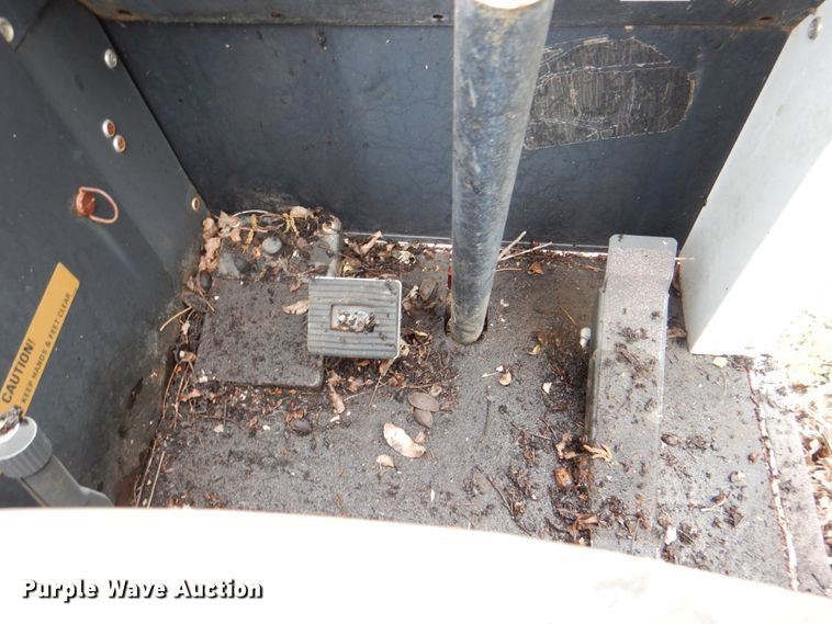 image for item DH5328 1983 Advance 560G sweeper