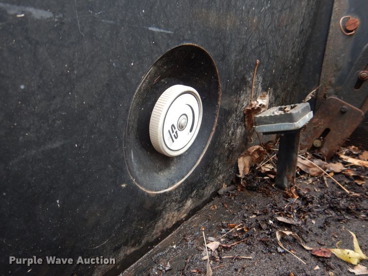 image for item DH5328 1983 Advance 560G sweeper