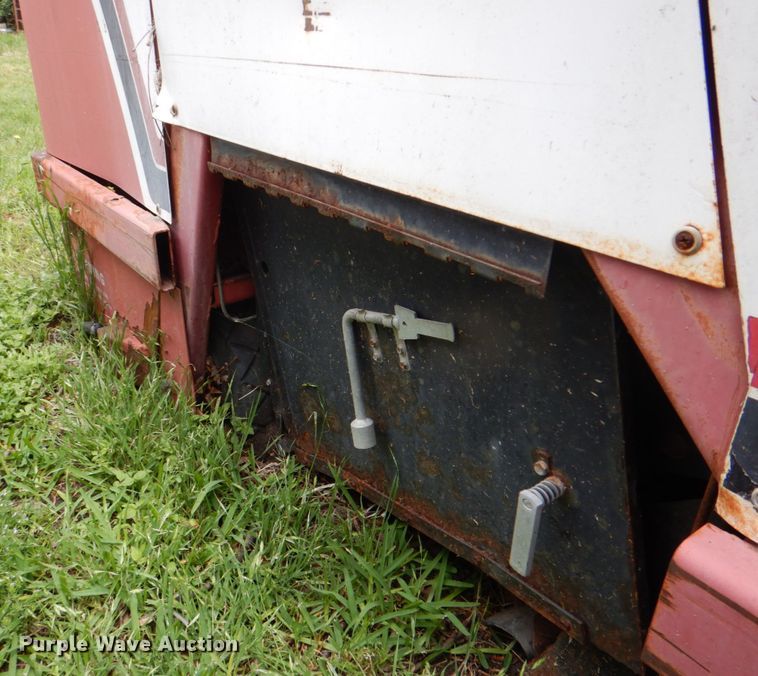 image for item DH5328 1983 Advance 560G sweeper