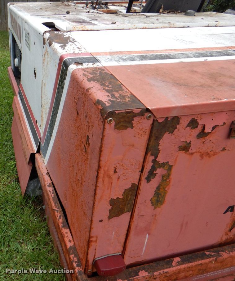 image for item DH5328 1983 Advance 560G sweeper