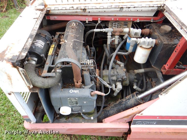 image for item DH5328 1983 Advance 560G sweeper