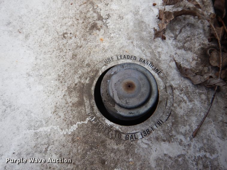 image for item DH5328 1983 Advance 560G sweeper