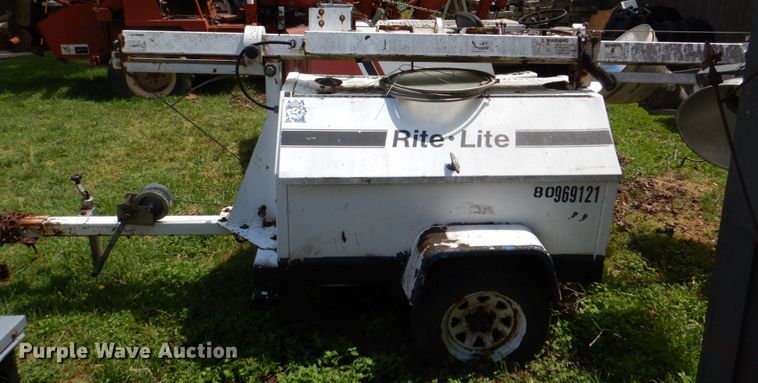 image for item DH5329 Coleman Rite Lite light plant
