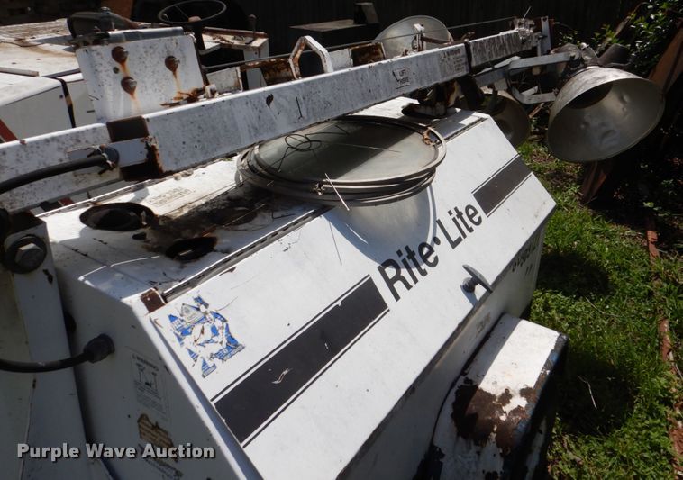 image for item DH5329 Coleman Rite Lite light plant