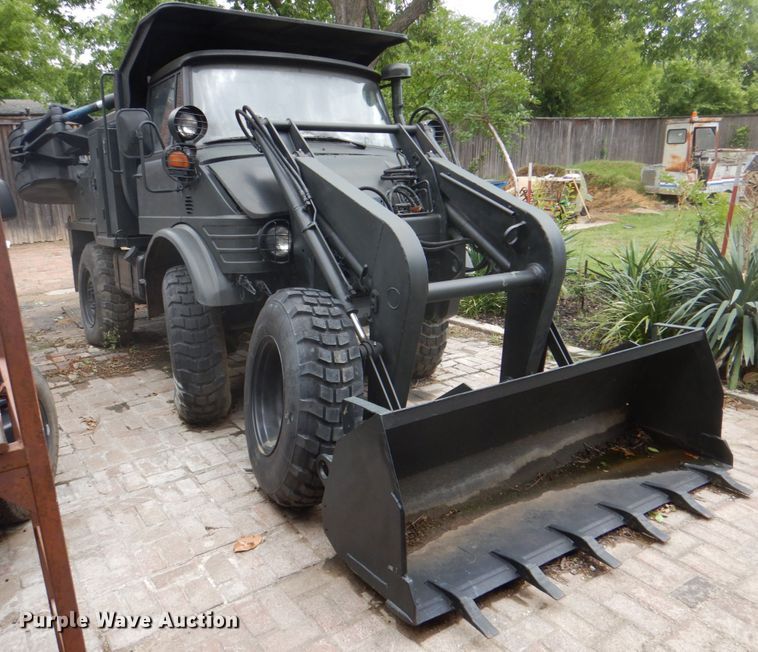 image for item DH5333 2005 Freightliner Unimog emplacement excavator