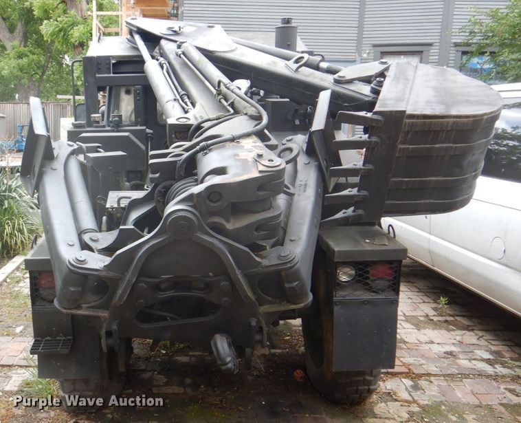 image for item DH5333 2005 Freightliner Unimog emplacement excavator