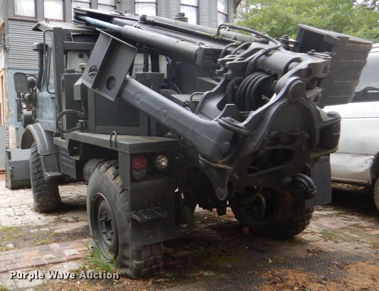 image for item DH5333 2005 Freightliner Unimog emplacement excavator