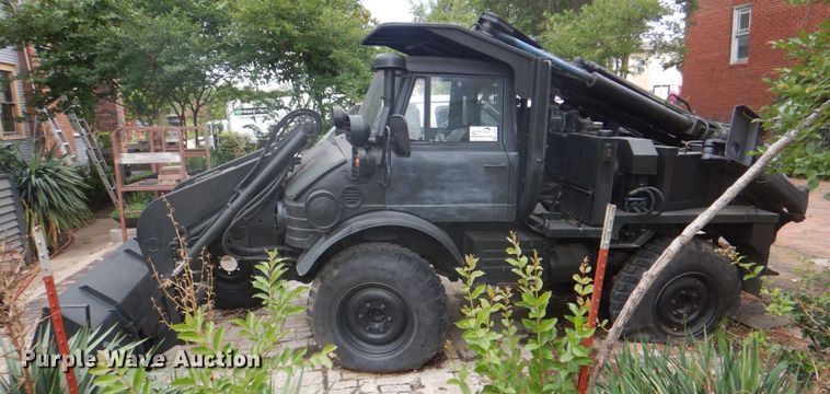 image for item DH5333 2005 Freightliner Unimog emplacement excavator