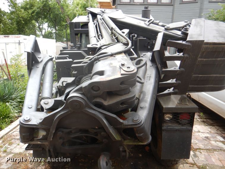 image for item DH5333 2005 Freightliner Unimog emplacement excavator