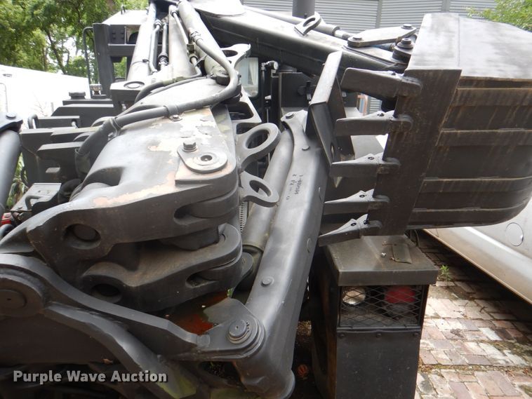 image for item DH5333 2005 Freightliner Unimog emplacement excavator