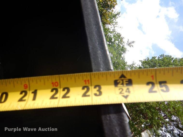 image for item DH5333 2005 Freightliner Unimog emplacement excavator