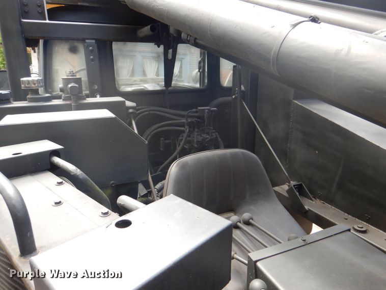 image for item DH5333 2005 Freightliner Unimog emplacement excavator