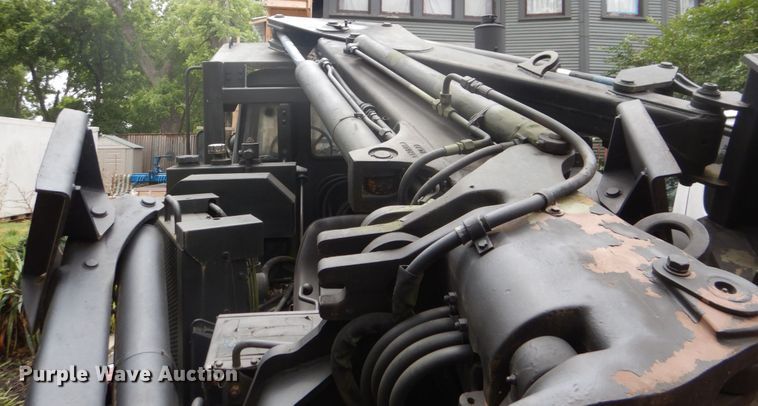 image for item DH5333 2005 Freightliner Unimog emplacement excavator