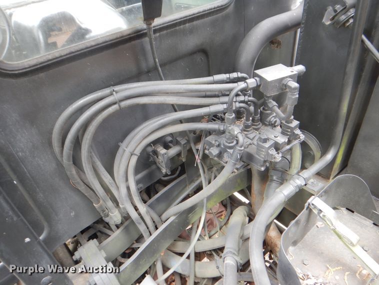 image for item DH5333 2005 Freightliner Unimog emplacement excavator