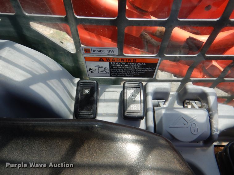 image for item DH5343 2016 Kubota SVL90-2  tracked skid steer loader