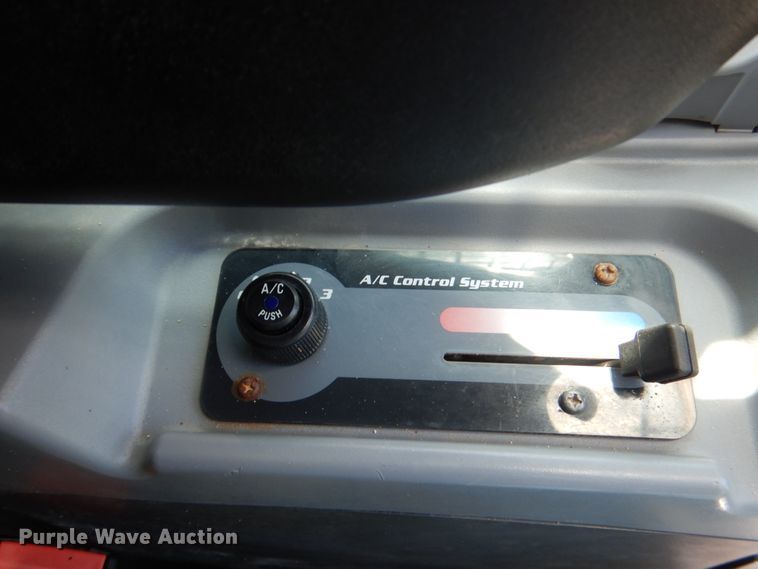 image for item DH5344 2016 Kubota SVL90-2  tracked skid steer loader