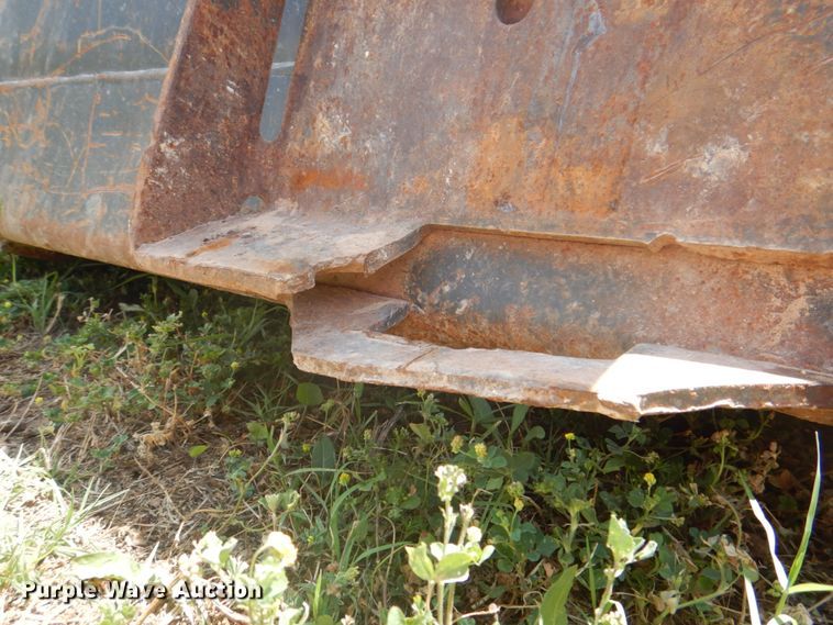 image for item DH5346 72"W low profile skid steer bucket