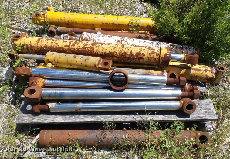 image for item DH7943 Hydraulic cylinders