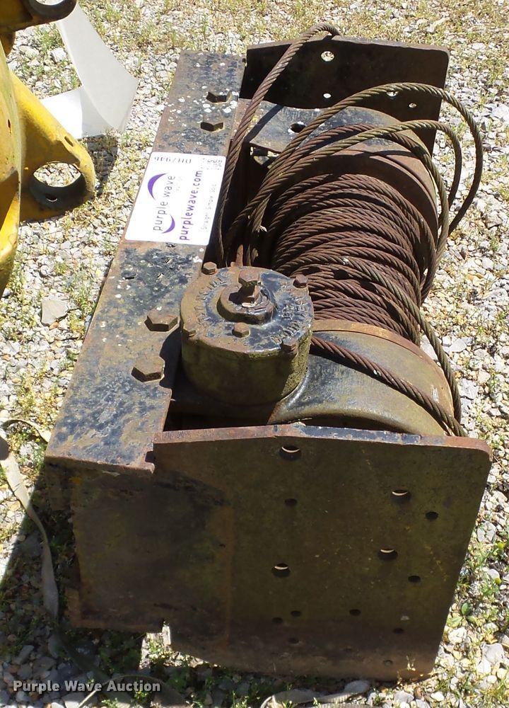 image for item DH7946 Ramsey winch