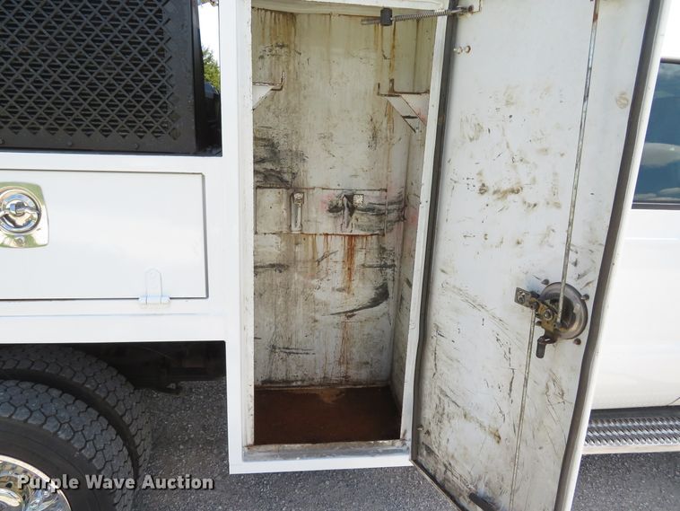 image for item DI2187 2012 Ford F550 Super Duty XL Crew Cab utility bed truck with crane