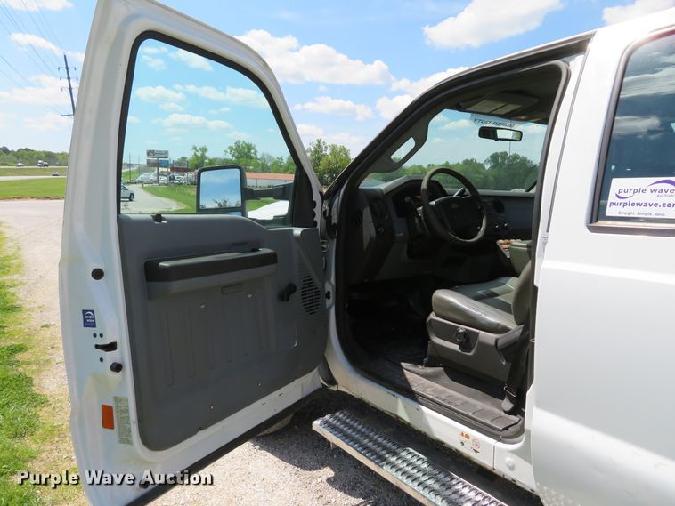 image for item DI2187 2012 Ford F550 Super Duty XL Crew Cab utility bed truck with crane