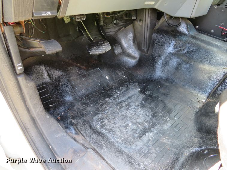 image for item DI2187 2012 Ford F550 Super Duty XL Crew Cab utility bed truck with crane