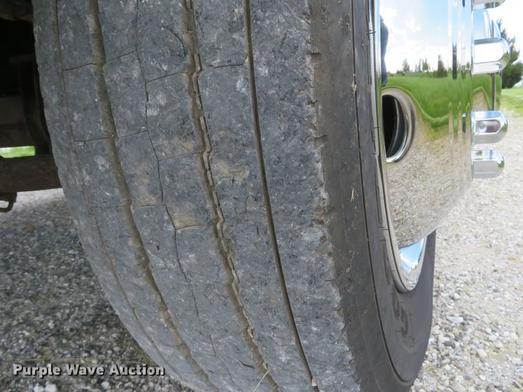 image for item DI2187 2012 Ford F550 Super Duty XL Crew Cab utility bed truck with crane