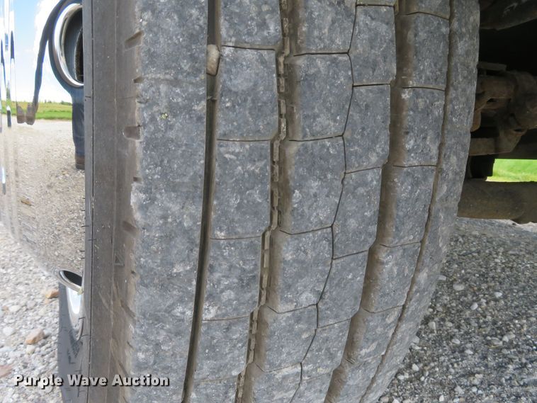 image for item DI2187 2012 Ford F550 Super Duty XL Crew Cab utility bed truck with crane