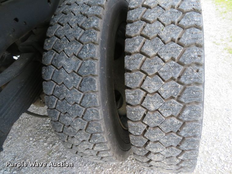 image for item DI2187 2012 Ford F550 Super Duty XL Crew Cab utility bed truck with crane