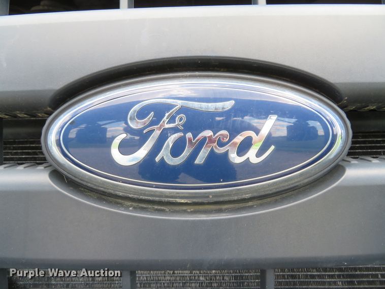 image for item DI2187 2012 Ford F550 Super Duty XL Crew Cab utility bed truck with crane