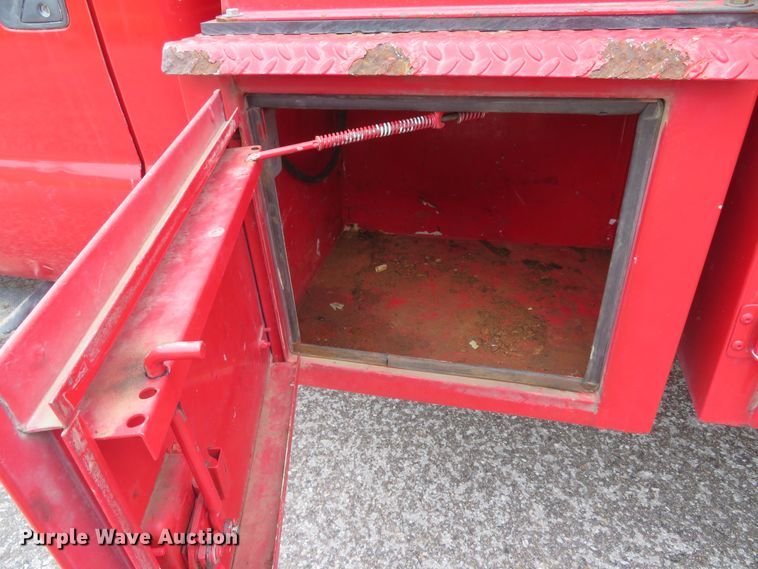 image for item DI2205 2000 Ford F550 Super Duty XL  service truck