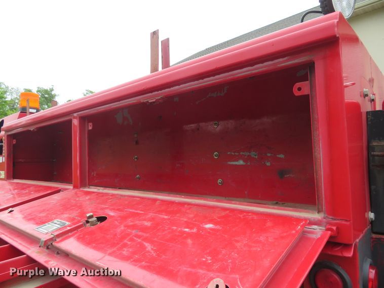 image for item DI2205 2000 Ford F550 Super Duty XL  service truck