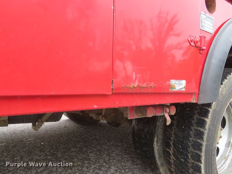 image for item DI2205 2000 Ford F550 Super Duty XL  service truck