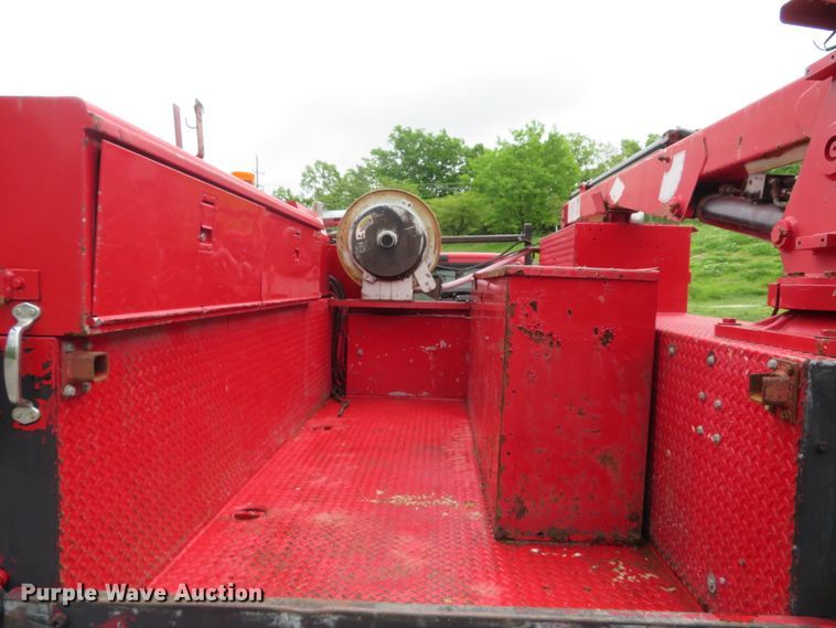image for item DI2205 2000 Ford F550 Super Duty XL  service truck